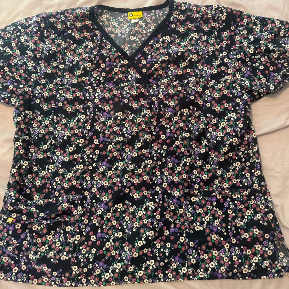 WonderWink Floral Print Scrub Top - Black and Multicolor